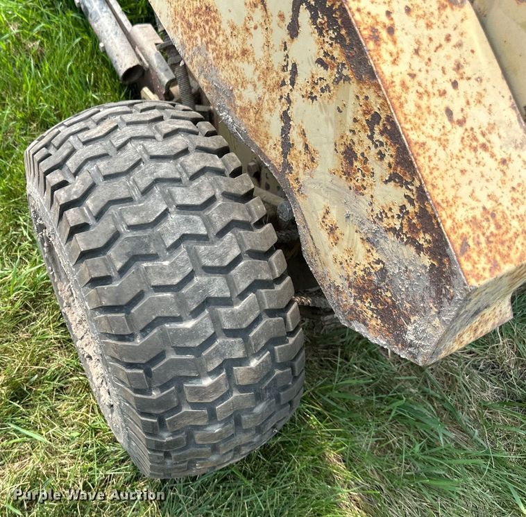 image for item EB2879 Land Pride seeder