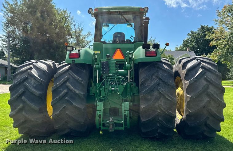 image for item EB2903 1997 John Deere 9300 4WD tractor