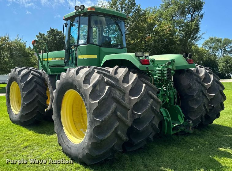 image for item EB2903 1997 John Deere 9300 4WD tractor