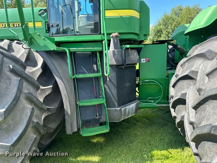 image for item EB2903 1997 John Deere 9300 4WD tractor