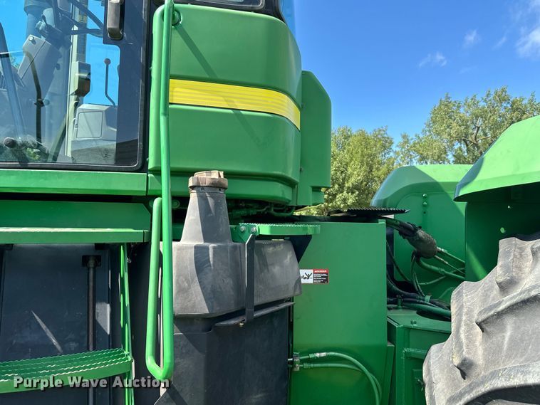 image for item EB2903 1997 John Deere 9300 4WD tractor