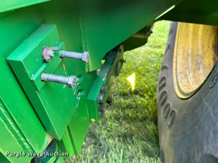 image for item EB2903 1997 John Deere 9300 4WD tractor