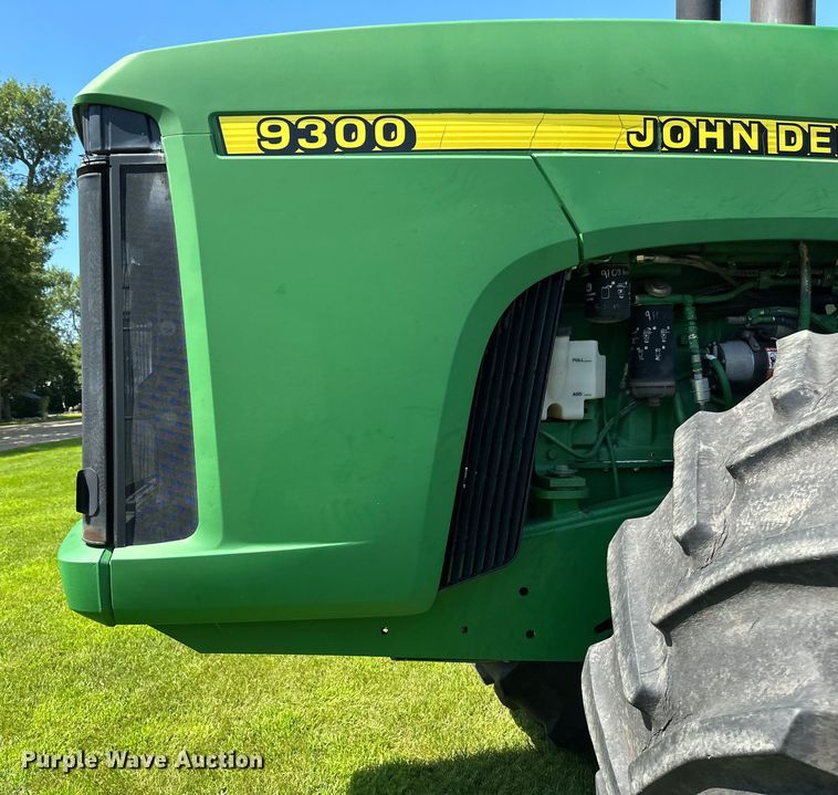 image for item EB2903 1997 John Deere 9300 4WD tractor