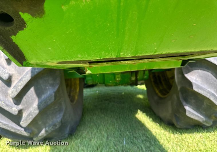 image for item EB2903 1997 John Deere 9300 4WD tractor