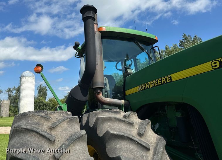 image for item EB2903 1997 John Deere 9300 4WD tractor