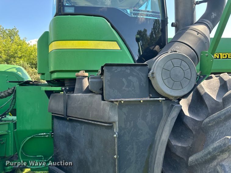 image for item EB2903 1997 John Deere 9300 4WD tractor