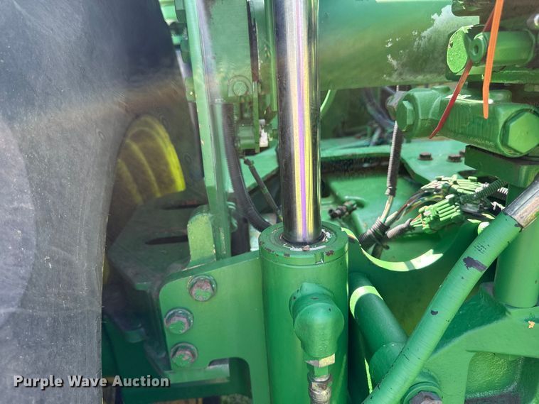 image for item EB2903 1997 John Deere 9300 4WD tractor