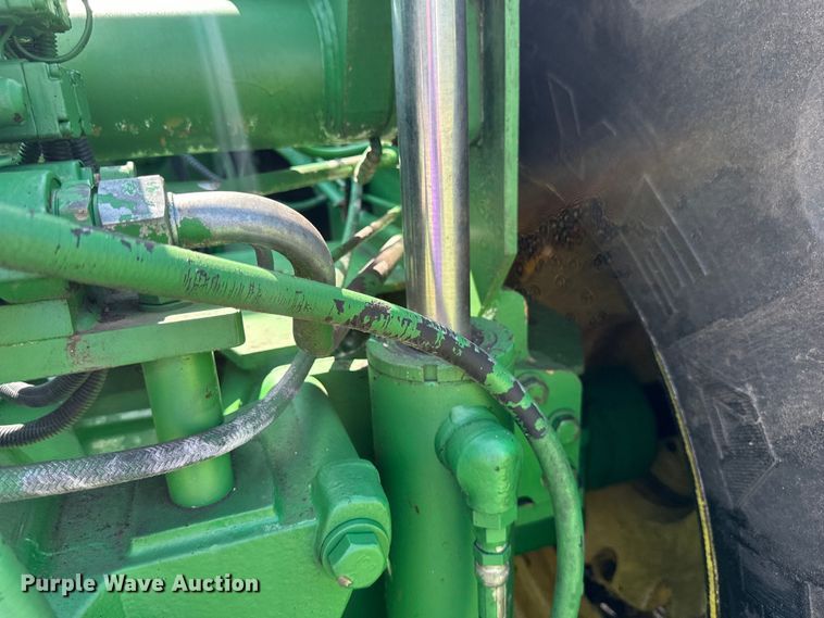 image for item EB2903 1997 John Deere 9300 4WD tractor