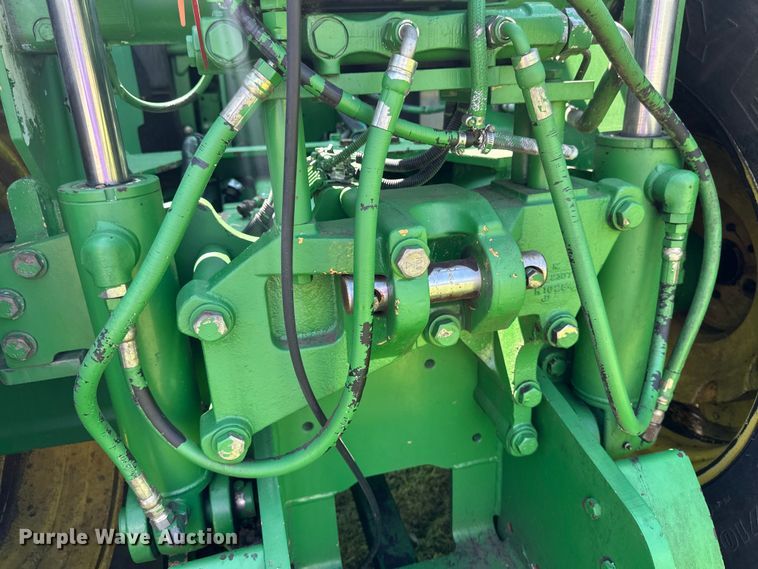 image for item EB2903 1997 John Deere 9300 4WD tractor