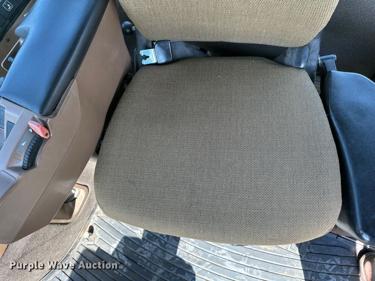 image for item EB2903 1997 John Deere 9300 4WD tractor