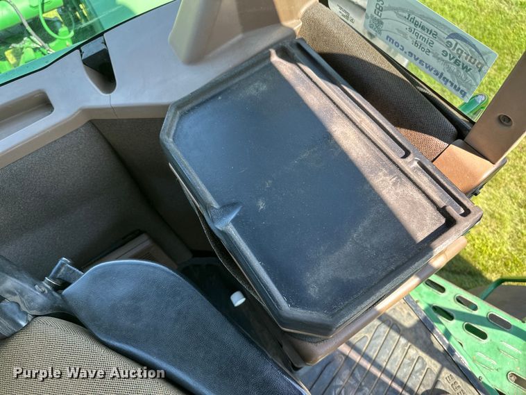 image for item EB2903 1997 John Deere 9300 4WD tractor