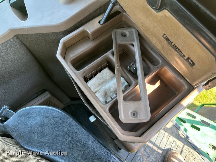 image for item EB2903 1997 John Deere 9300 4WD tractor