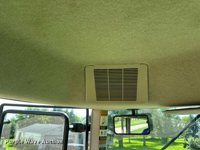 image for item EB2903 1997 John Deere 9300 4WD tractor