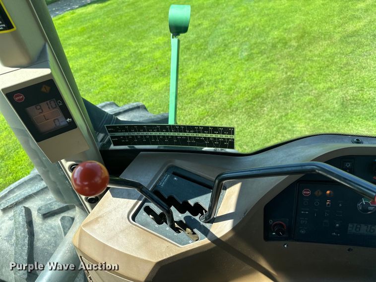 image for item EB2903 1997 John Deere 9300 4WD tractor