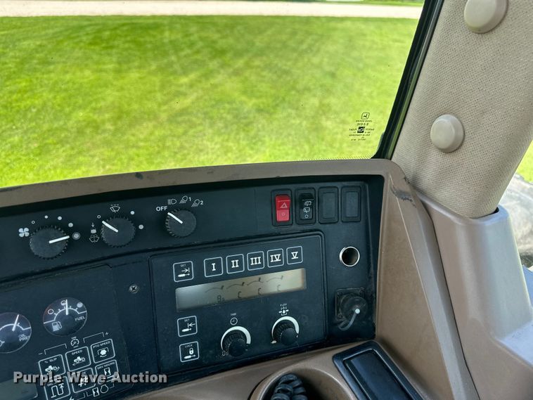 image for item EB2903 1997 John Deere 9300 4WD tractor