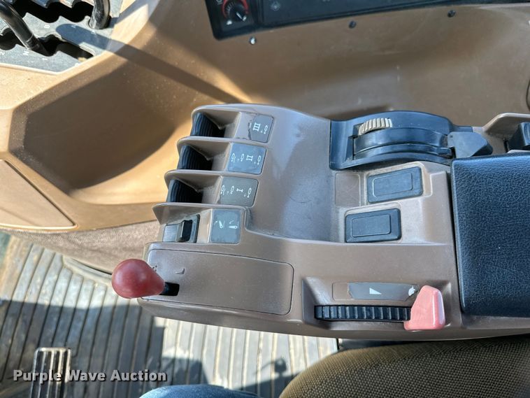 image for item EB2903 1997 John Deere 9300 4WD tractor