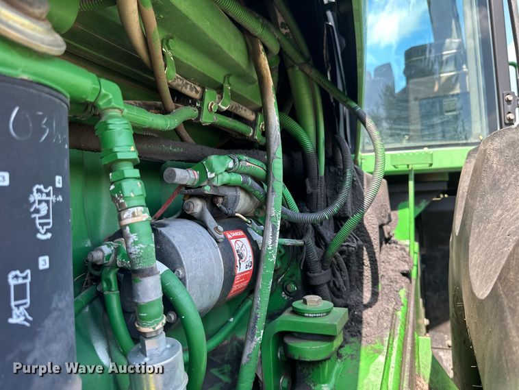 image for item EB2903 1997 John Deere 9300 4WD tractor