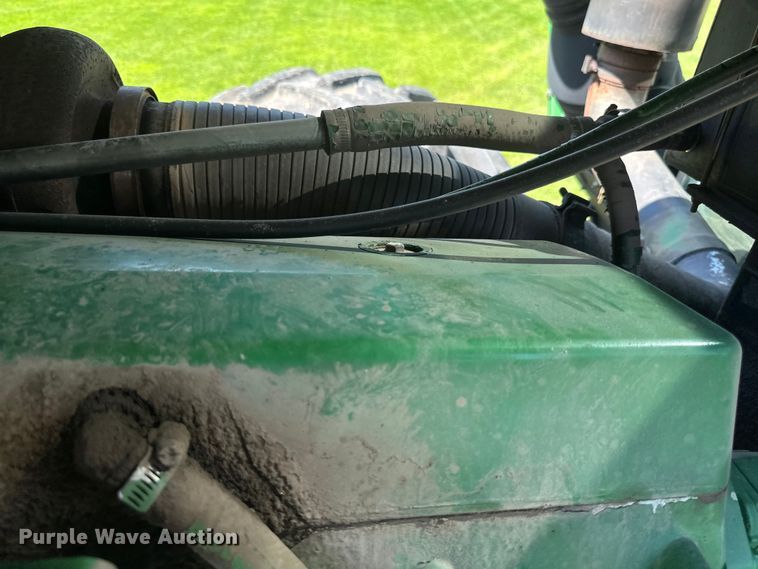 image for item EB2903 1997 John Deere 9300 4WD tractor