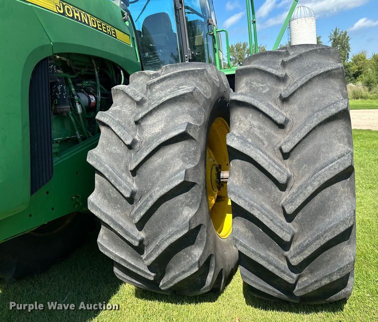 image for item EB2903 1997 John Deere 9300 4WD tractor