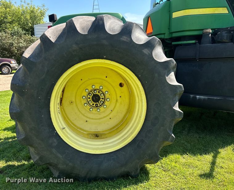 image for item EB2903 1997 John Deere 9300 4WD tractor