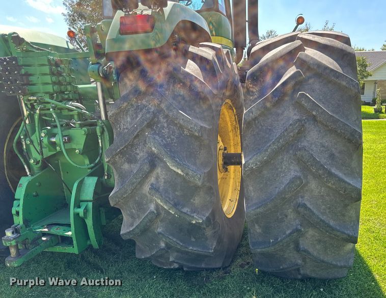 image for item EB2903 1997 John Deere 9300 4WD tractor