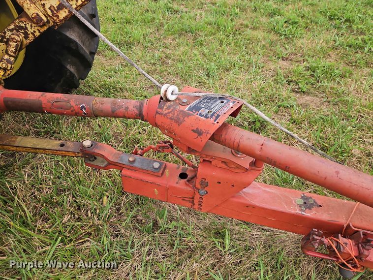 image for item EB8236 New Holland 565 small square baler