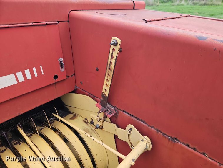 image for item EB8236 New Holland 565 small square baler