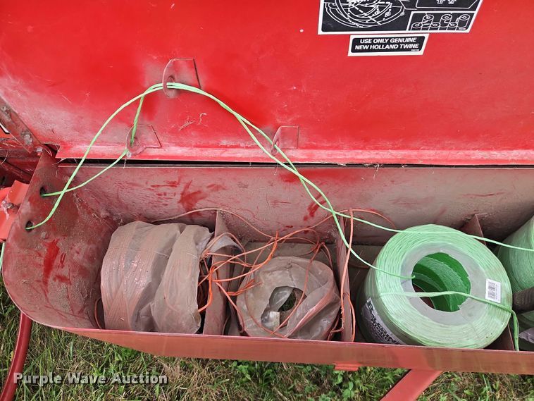 image for item EB8236 New Holland 565 small square baler