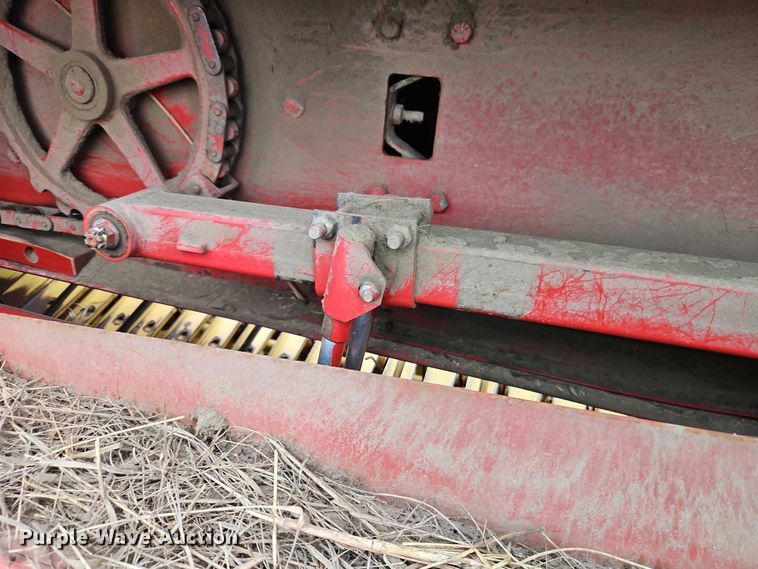 image for item EB8236 New Holland 565 small square baler