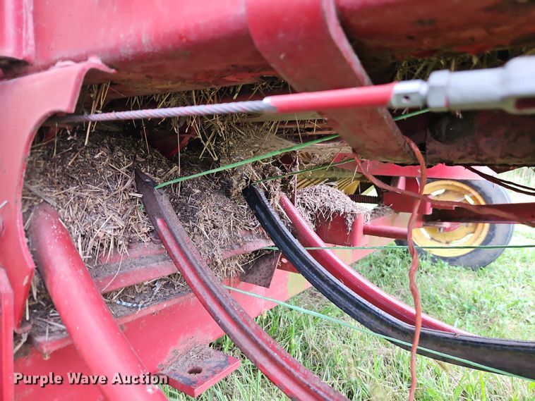 image for item EB8236 New Holland 565 small square baler