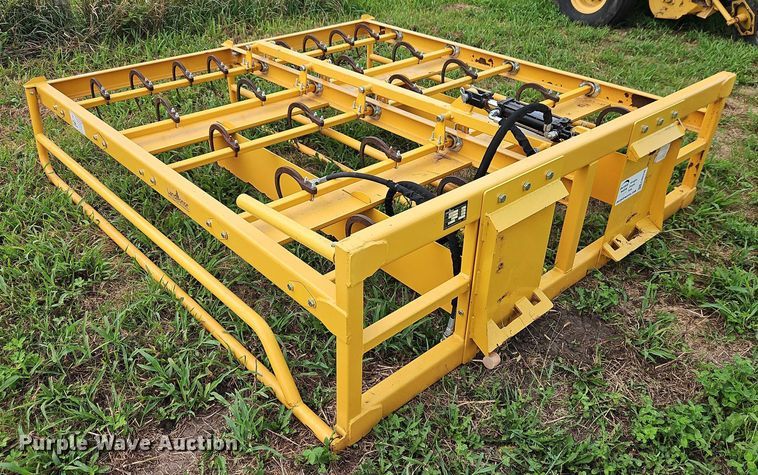 image for item EB8238 2023 LandHonor HAG-12-24Q skid steer bale accumulator grapple