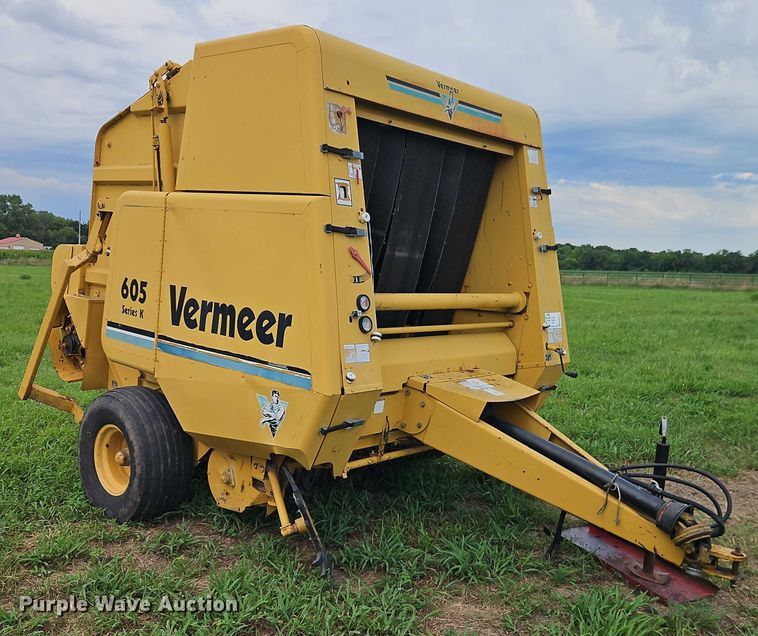 image for item EB8239 1996 Vermeer 605 Series K round baler