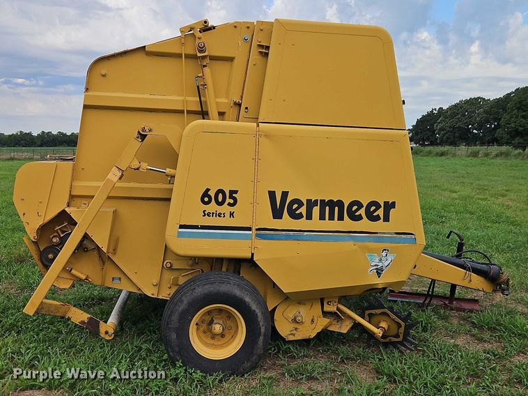 image for item EB8239 1996 Vermeer 605 Series K round baler