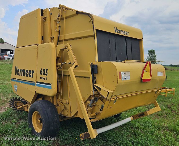 image for item EB8239 1996 Vermeer 605 Series K round baler