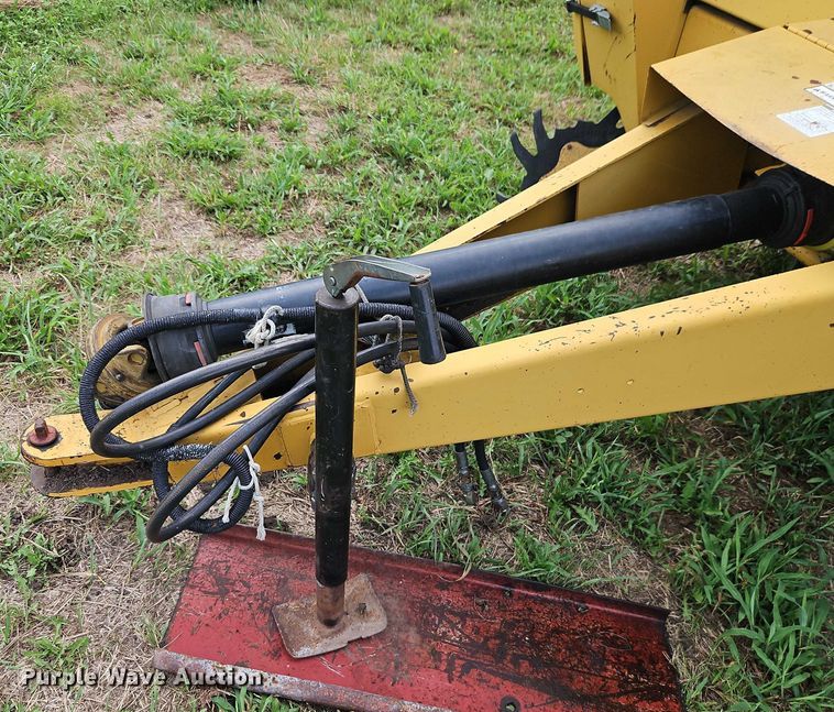 image for item EB8239 1996 Vermeer 605 Series K round baler