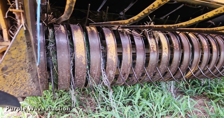 image for item EB8239 1996 Vermeer 605 Series K round baler