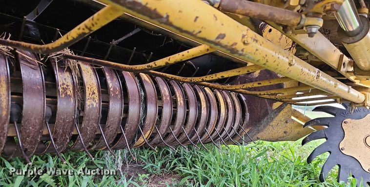 image for item EB8239 1996 Vermeer 605 Series K round baler