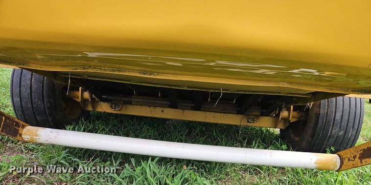 image for item EB8239 1996 Vermeer 605 Series K round baler