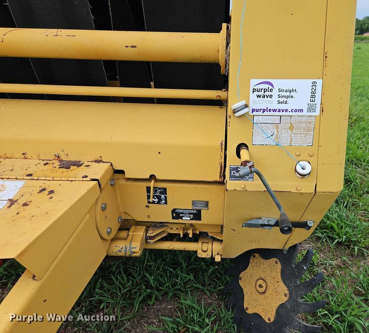 image for item EB8239 1996 Vermeer 605 Series K round baler