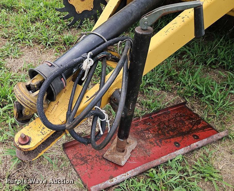 image for item EB8239 1996 Vermeer 605 Series K round baler