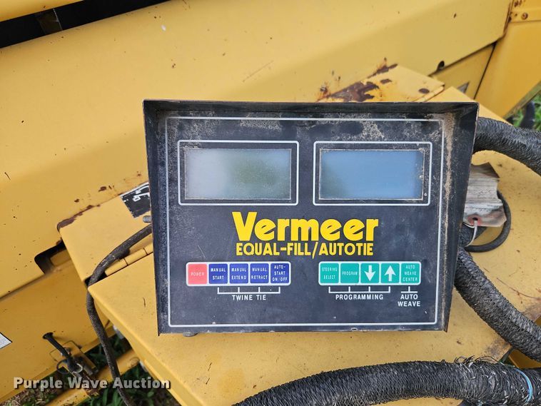 image for item EB8239 1996 Vermeer 605 Series K round baler