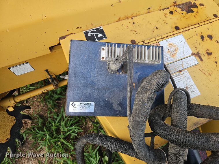 image for item EB8239 1996 Vermeer 605 Series K round baler