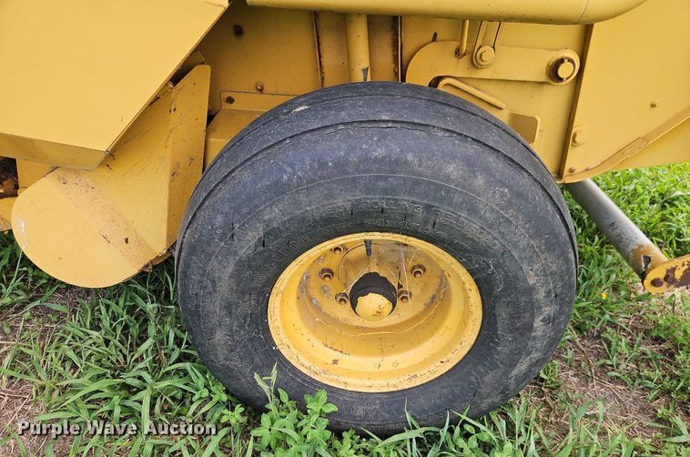 image for item EB8239 1996 Vermeer 605 Series K round baler
