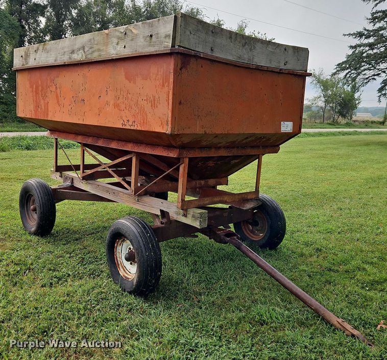 image for item EB8247 Gravity wagon
