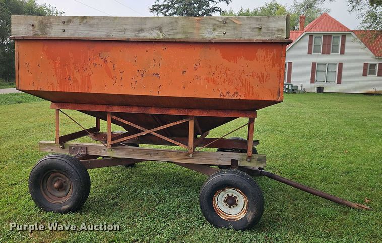 image for item EB8247 Gravity wagon