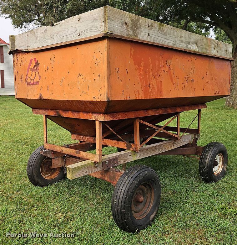 image for item EB8247 Gravity wagon