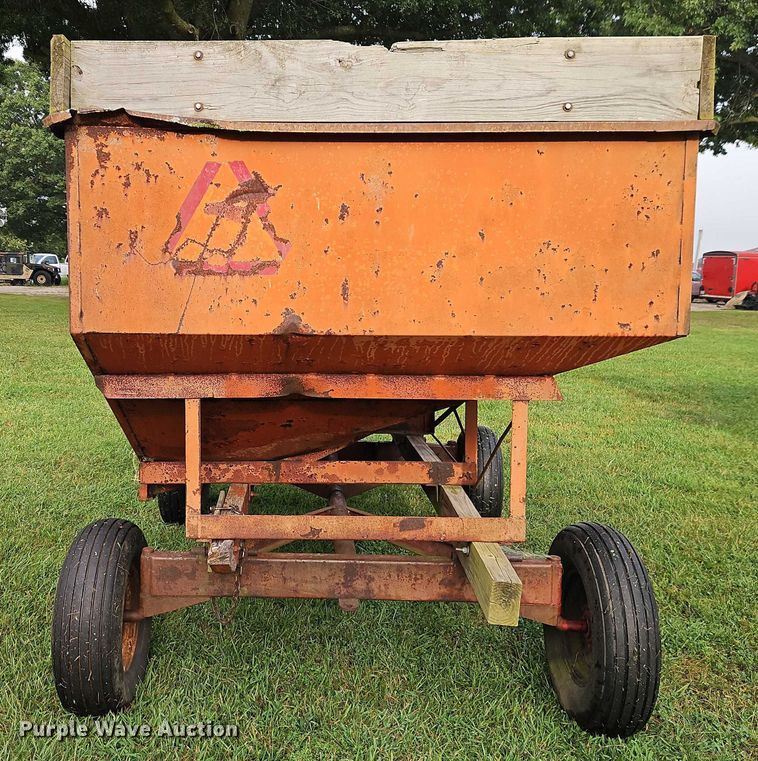 image for item EB8247 Gravity wagon