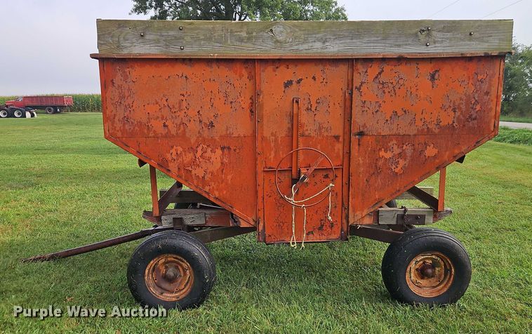 image for item EB8247 Gravity wagon