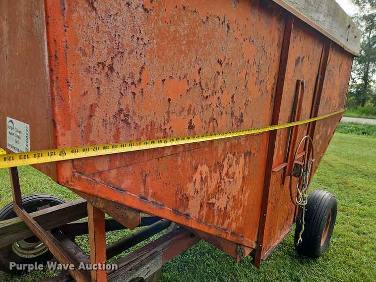 image for item EB8247 Gravity wagon