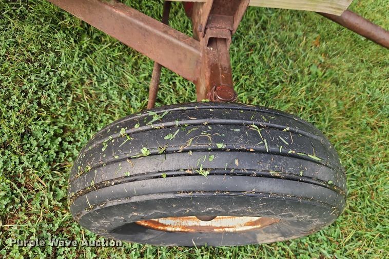 image for item EB8247 Gravity wagon